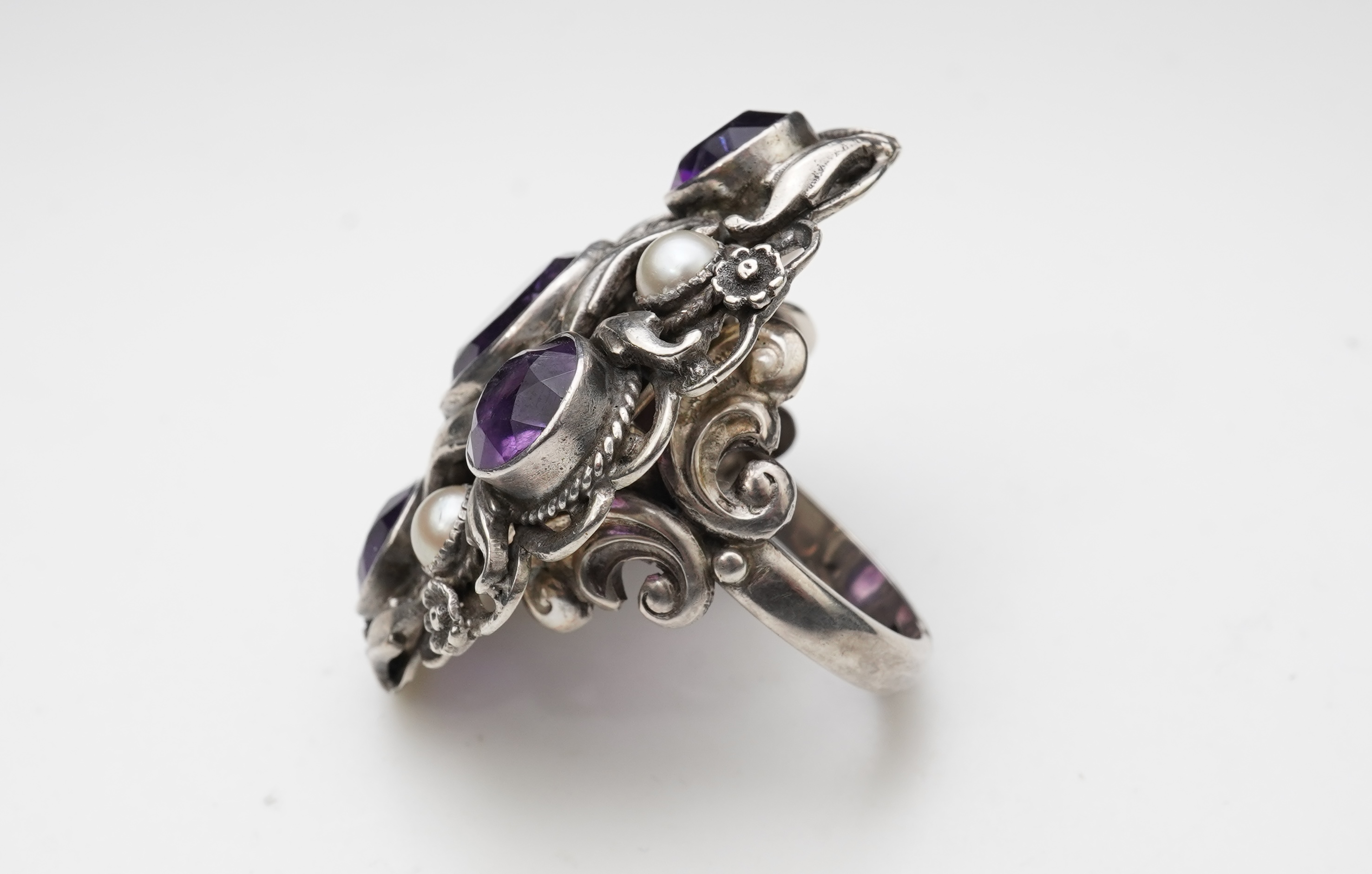 An amethyst and pearl ring